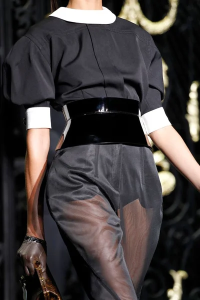 Look 7